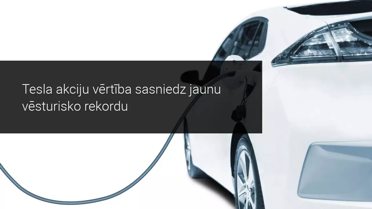 Tesla pārdod pus miljonu jaunu auto 2020. gadā, akciju vertība pieaug