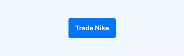 Blauwe achtergrond met witte letters:"Trade Nike"