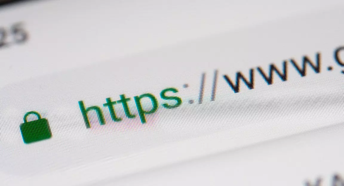 Aus .de wird .com.de