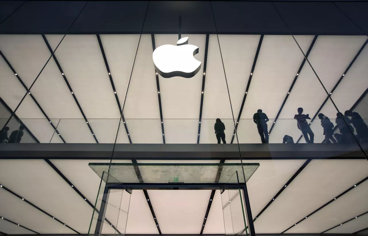 Apple Lance de Nouveaux Produits Alors que l'Action Perd 5%
