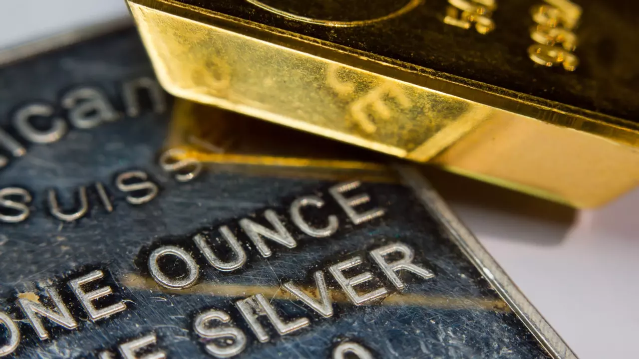 Are Silver bulls outperforming Gold?