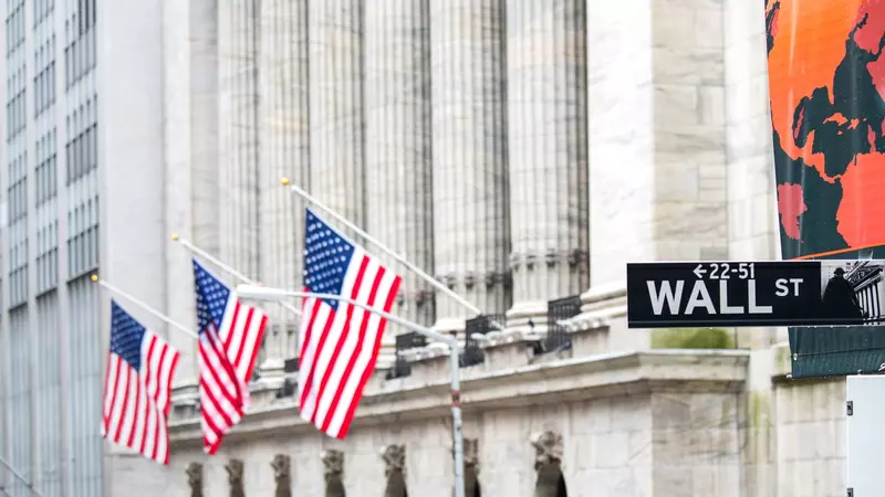 Wall Street: A Guide to the Heart of the US Financial Industry