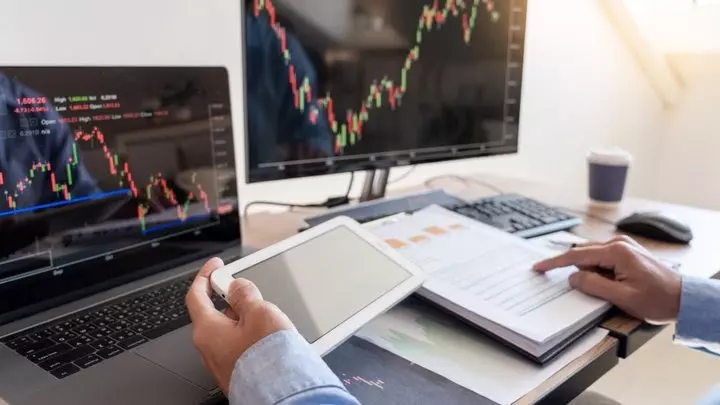 Come individuare azioni sottovalutate su cui investire [2025]