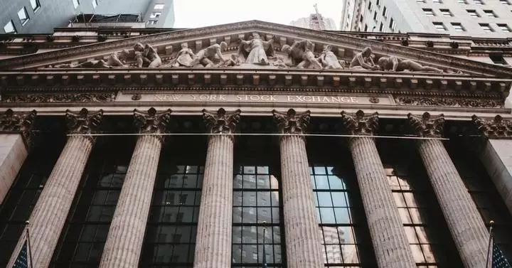 Investiți la Bursa din New York | Caracteristici